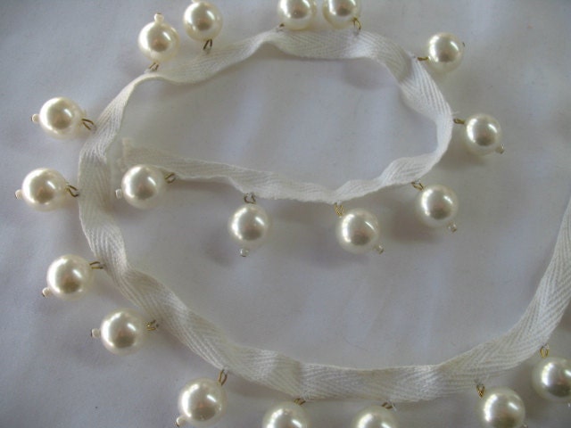 VINTAGE PEARL button.... 3 1/2 yards