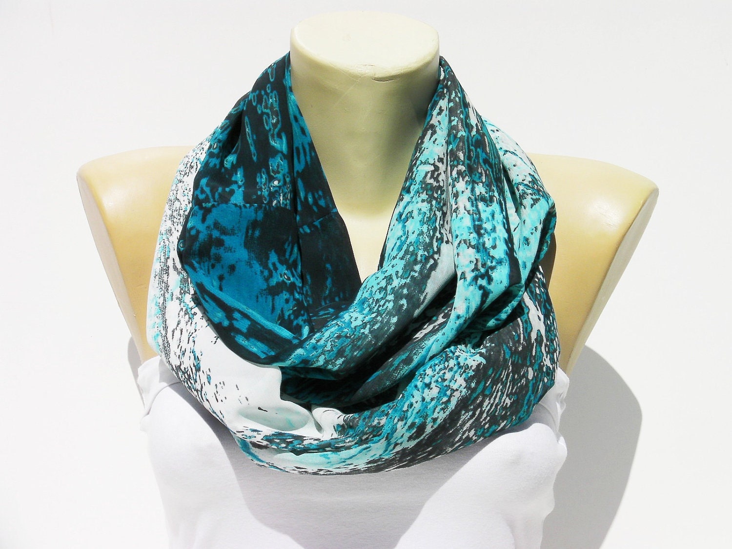 Infinity fashion scarf,Loop scarf /squared,chiffon necklace scarf/ neckwarmer - SenaShop