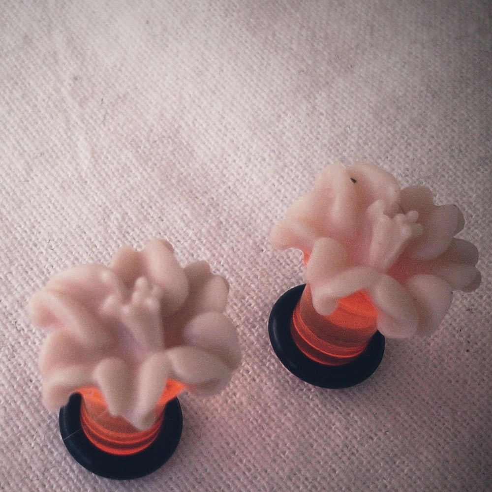 8g 3mm Plugs Beige Nude Blush Lily