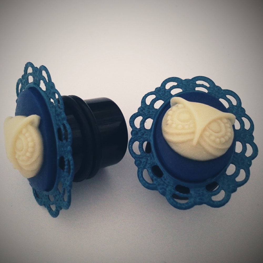 Blue Owl 1/2 inch 13mm Cameo Plugs for Stretched Ears