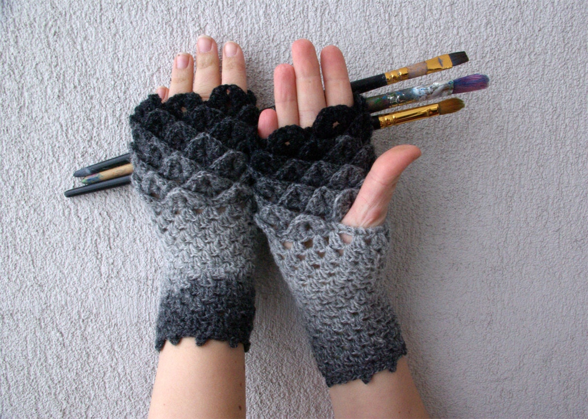 Crocheted crocodile stitch mittens fingerless gloves - black and white Transitional. Winter Accessories.