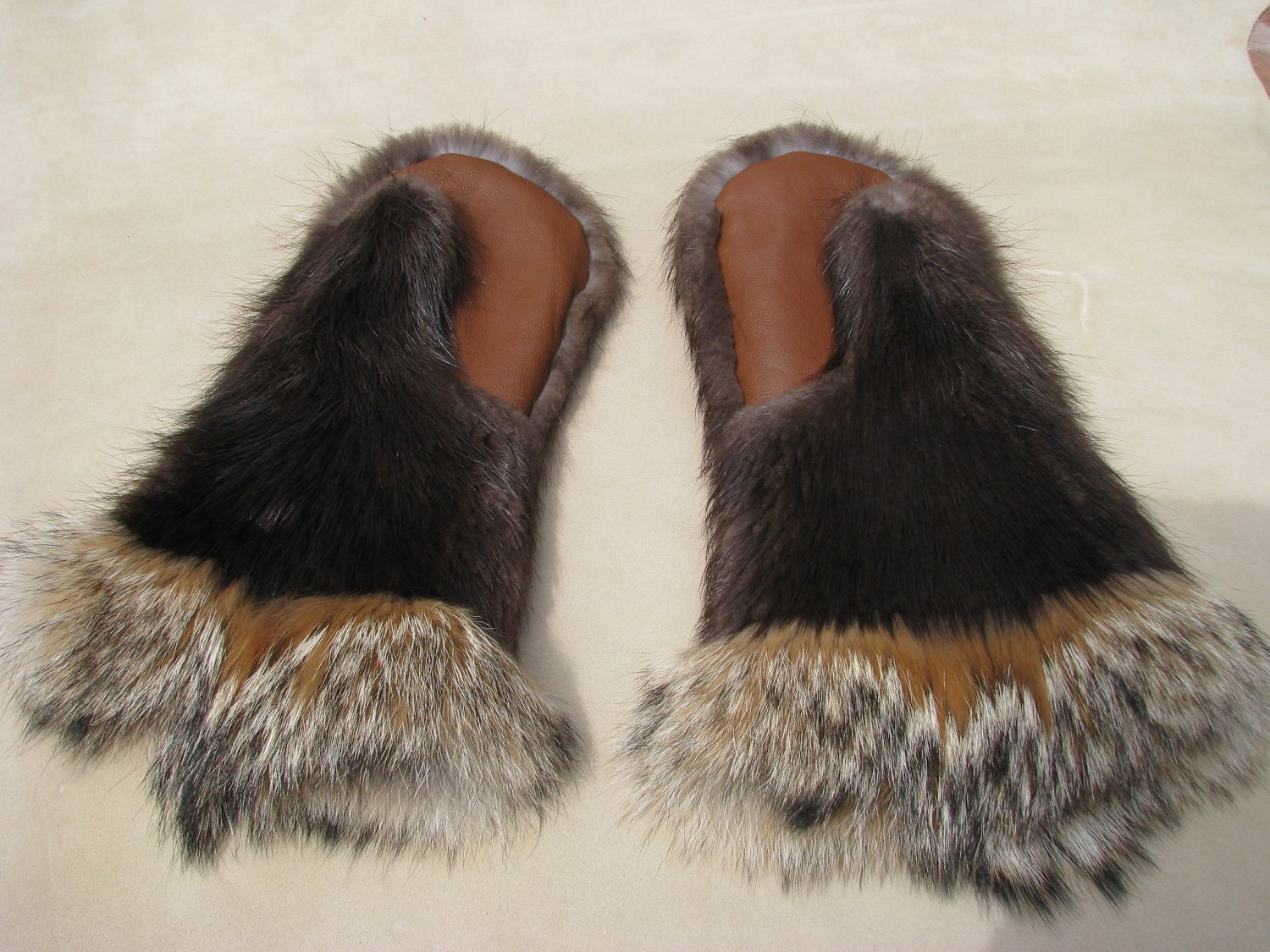 Beaver Fur, Coyote Trim Gauntlet Mittens