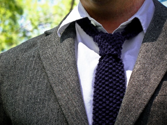 Knit Skinny Tie - Groomsmen Wedding Tie - Paperback Writers' in Dark Navy - 100% cotton - Lit Knits