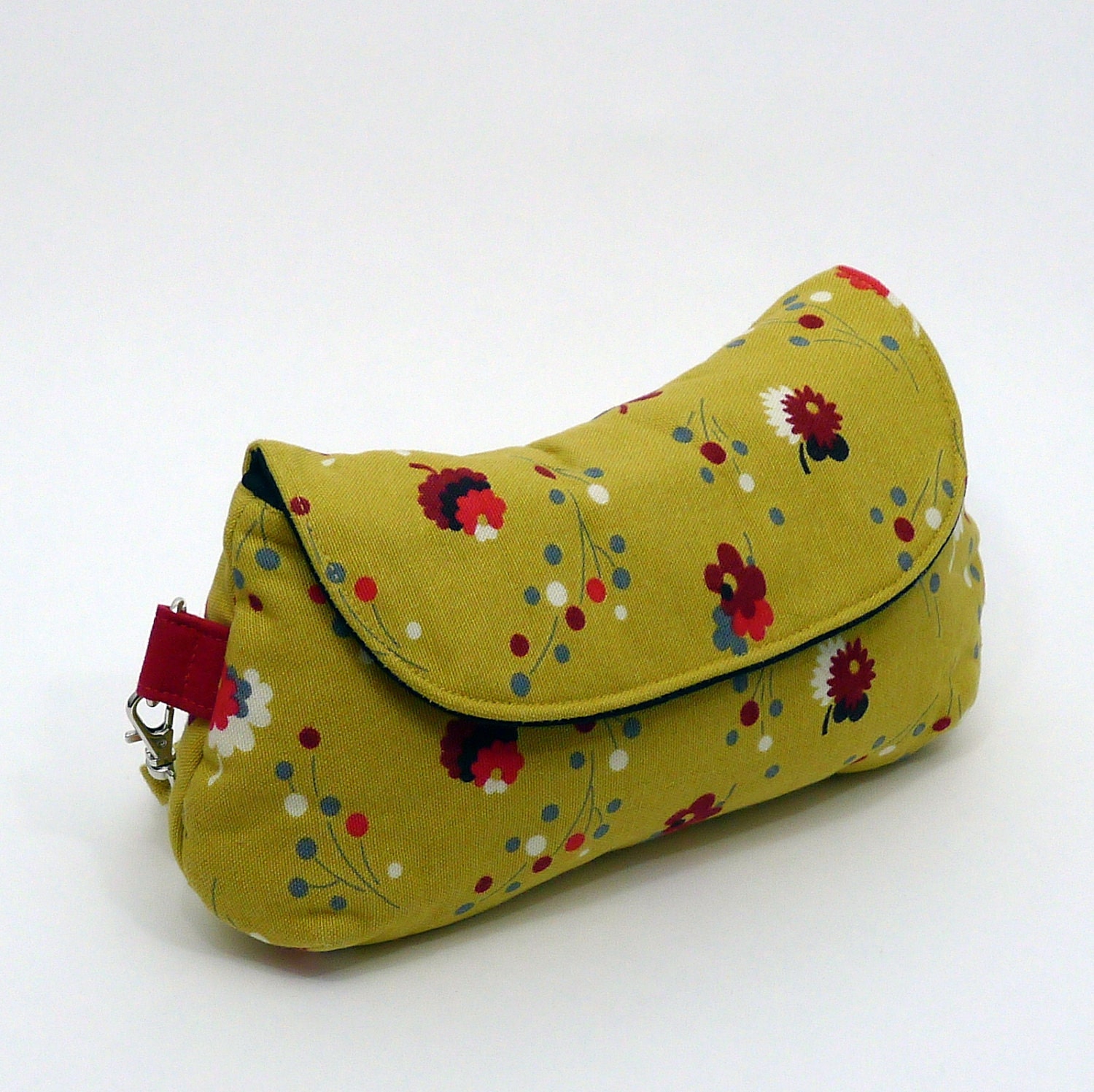 Flea Market Fancy curvy clutch wristlet