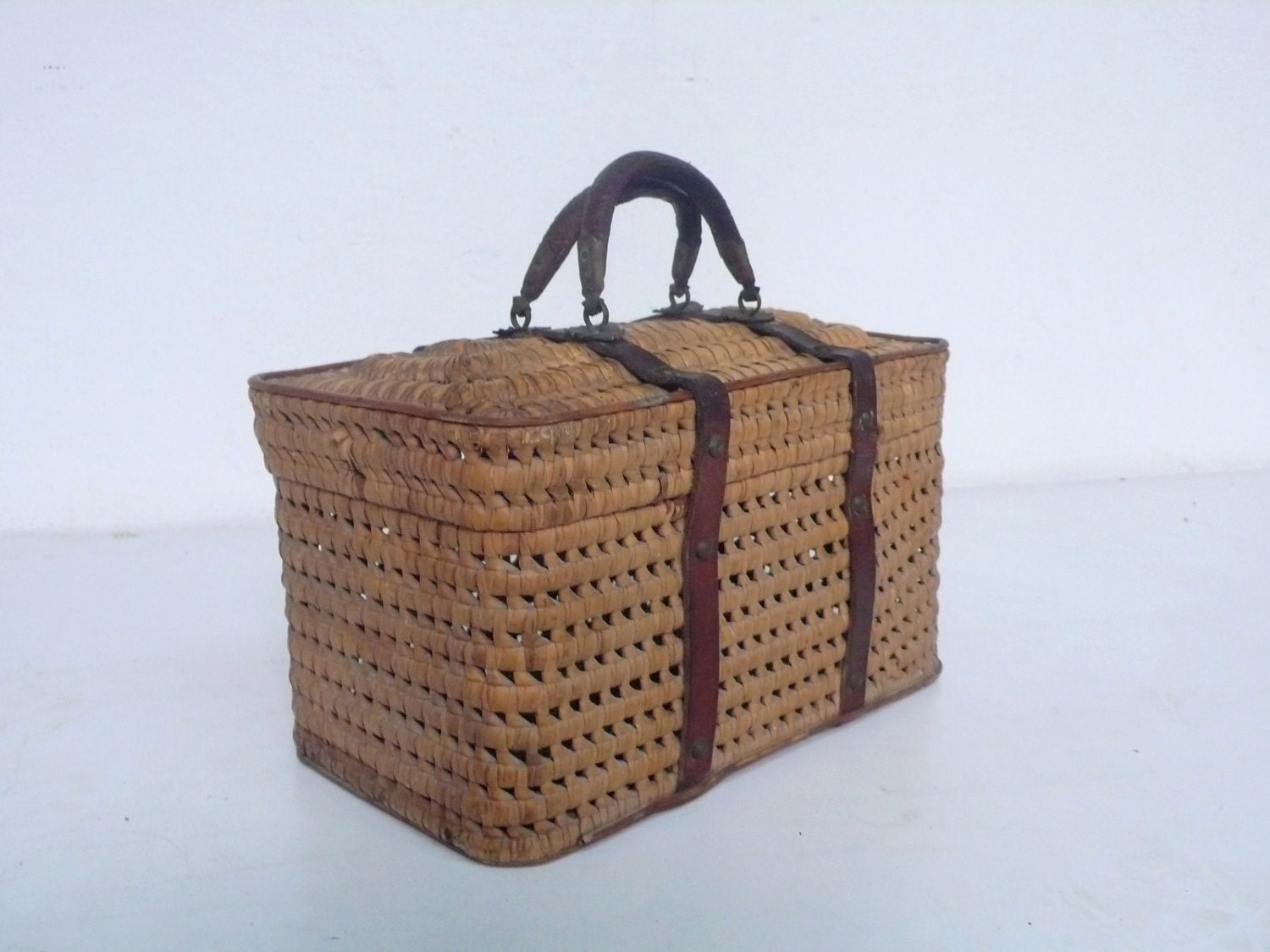 Antique art nouveau picnic basket