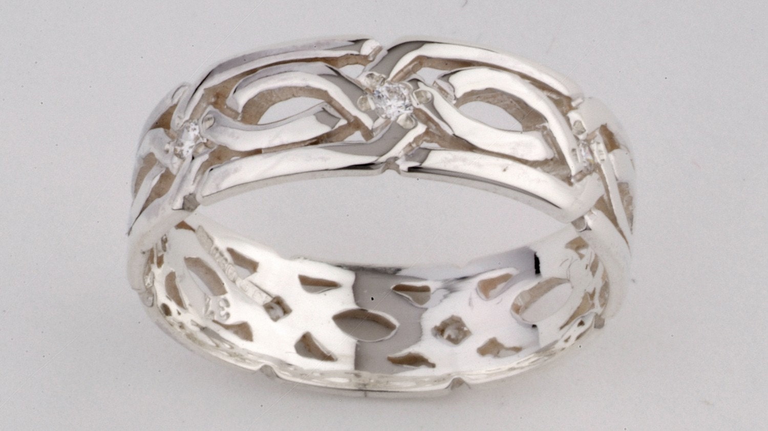 Sterling Silver Celtic band.