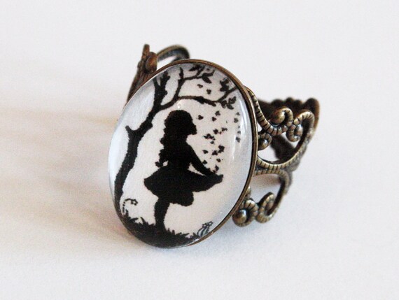 Silhouette Ring - The Star Money
