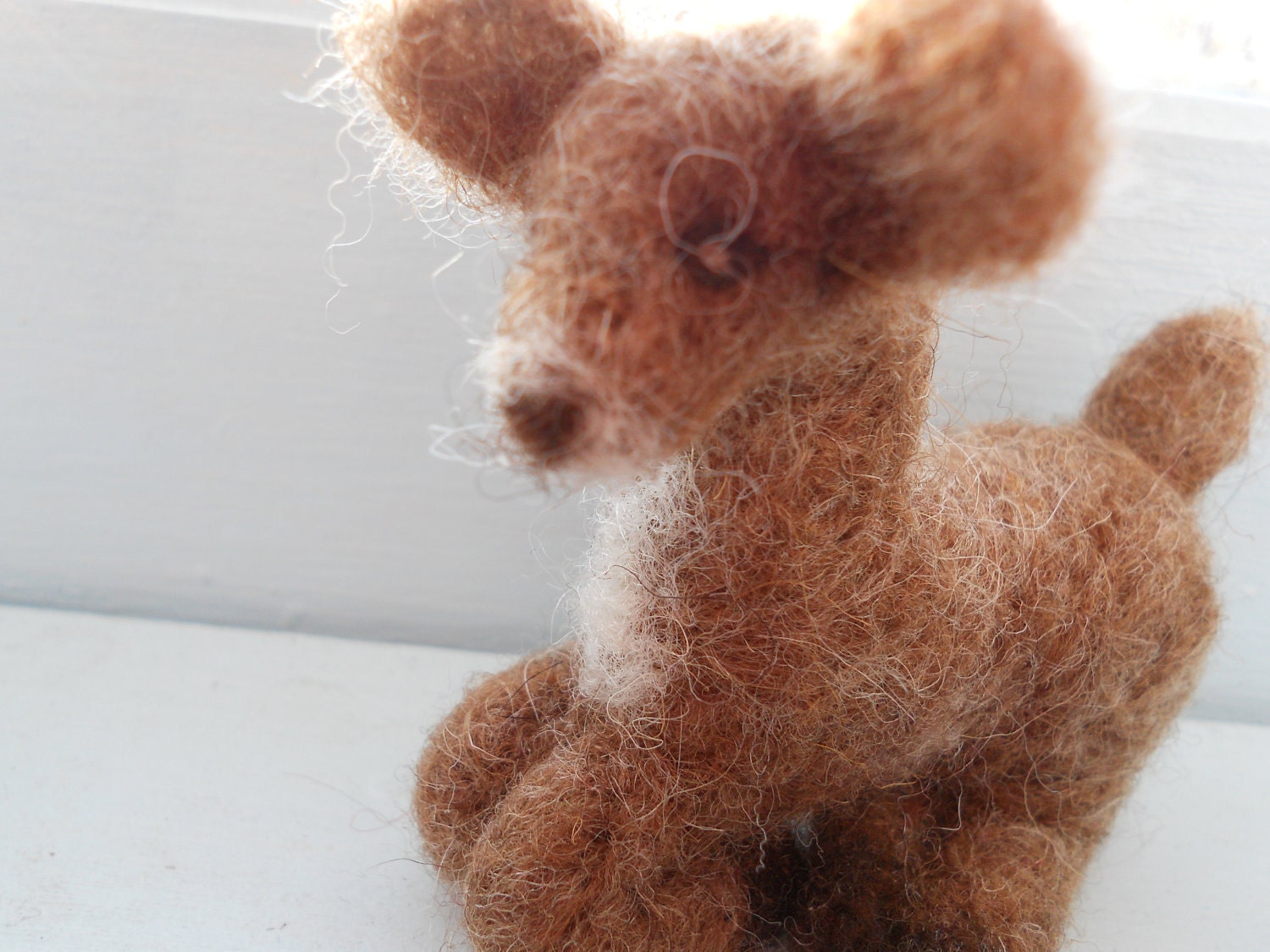 Needle Felted Deer Fawn / Waldorf-style Wool Animal Miniature / Spring Nature Table Wildlife / Baby Animal Figurine