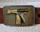 raygun belt buckle, scifi buckle, retro cool 217
