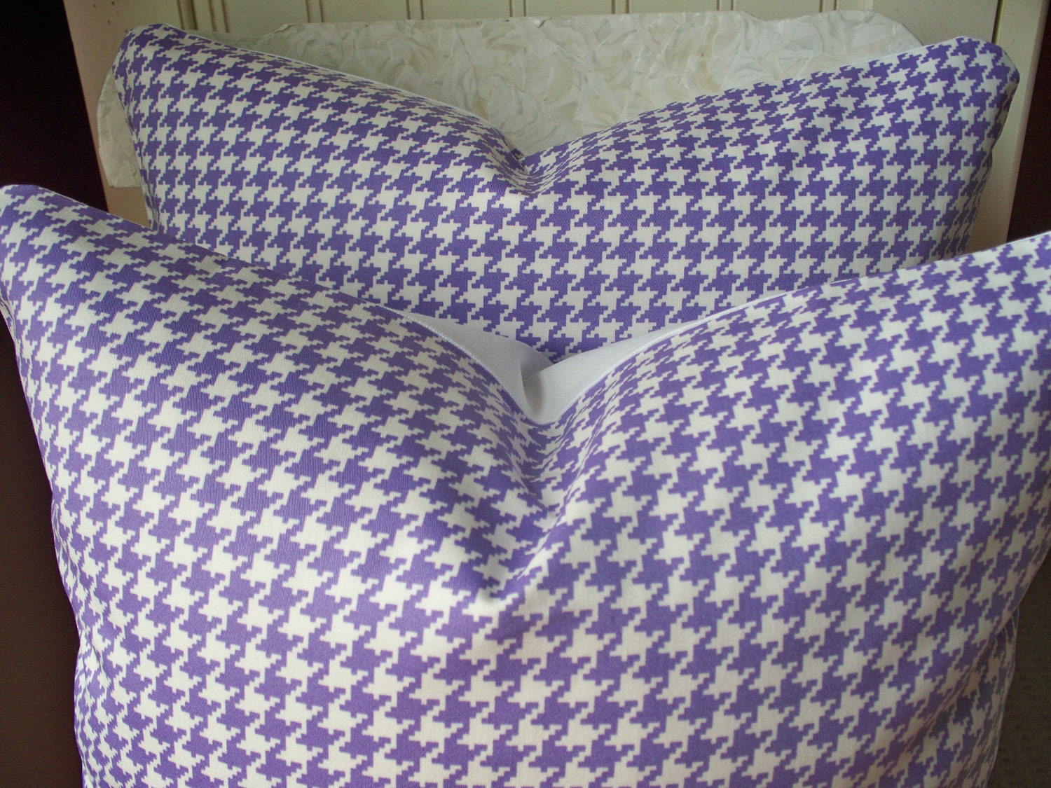 Pair Decorative Pillow Houndstooth Purple Lavender Lilac/White Designer Fabric 18X18