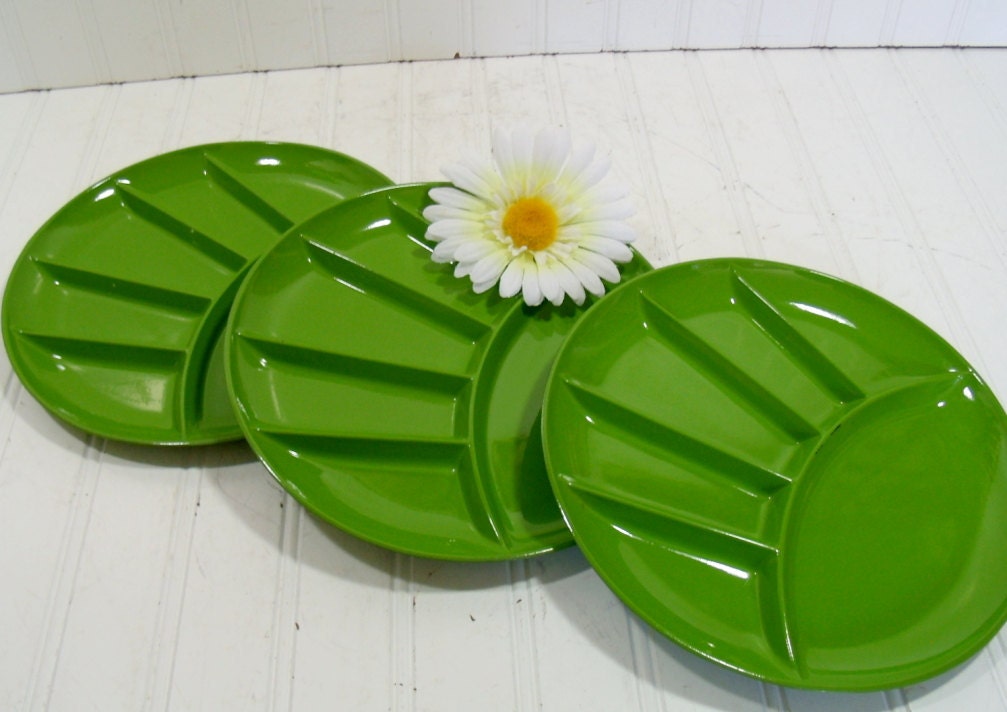 Apple Green Divided Plates - Matching Set of 3 Snack Trays - Vintage Fred Roberts Co 1960s Lacquer Finish