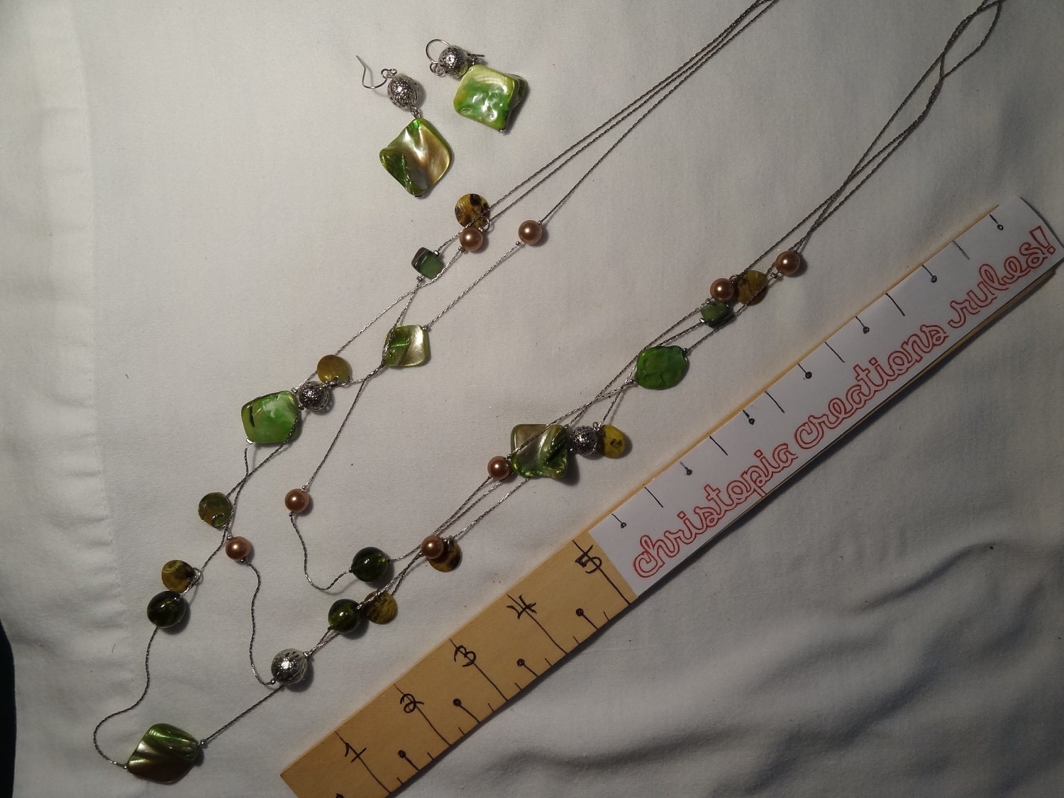 beautiful earring and necklace set