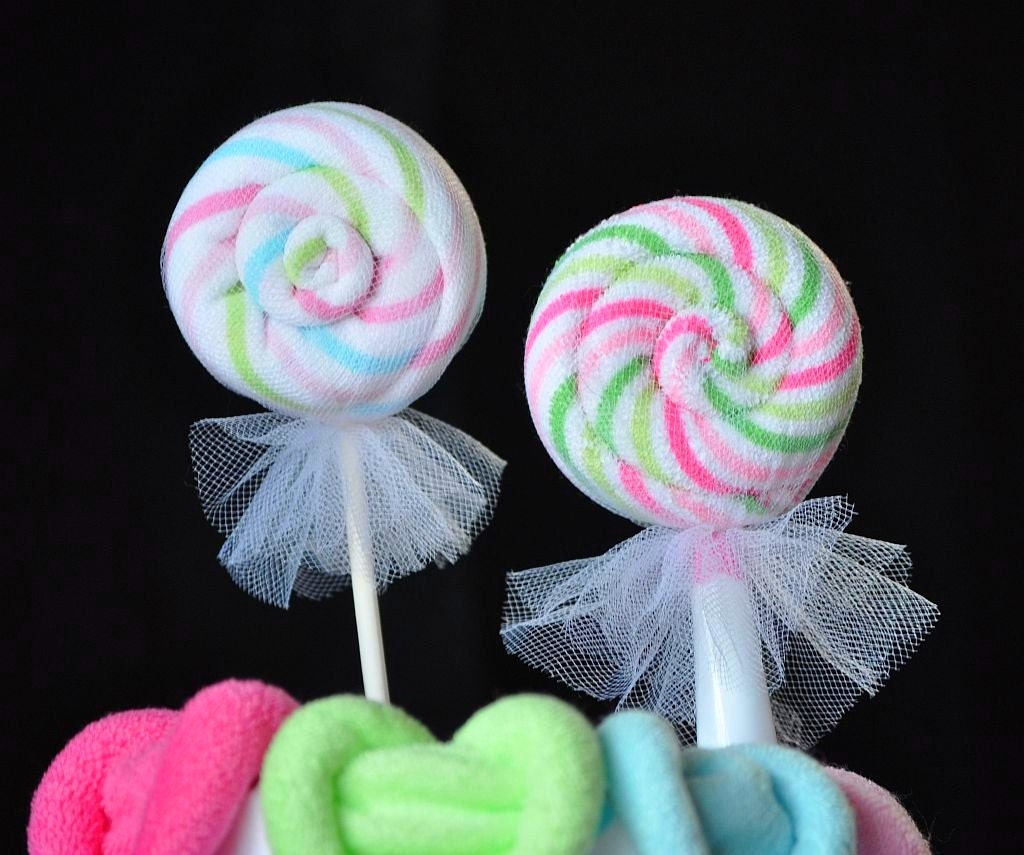 Washcloth Round Lollipop Video Instructions for a Diaper Cake Topper