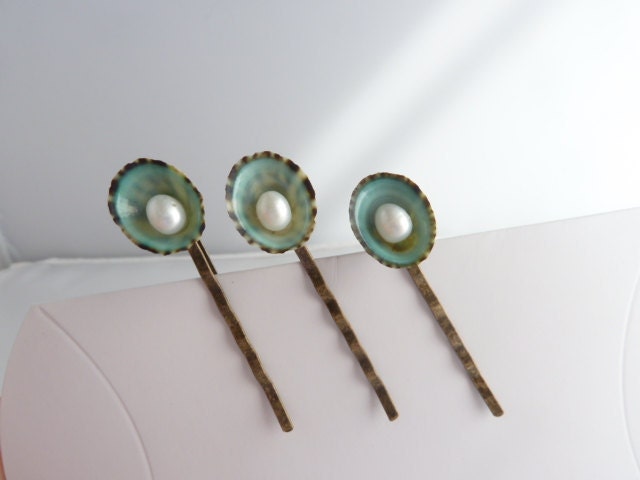 Shell bobby pin set: green limpet and white freshwater pearl, shell hair pin, beach wedding
