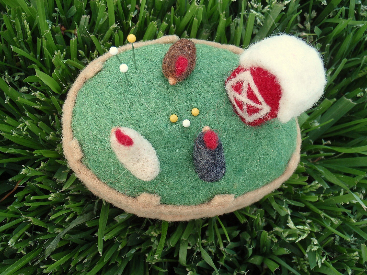 Three Little Hens Pin Cushion - Needle Felted Wool Sculpture - MADE TO ORDER