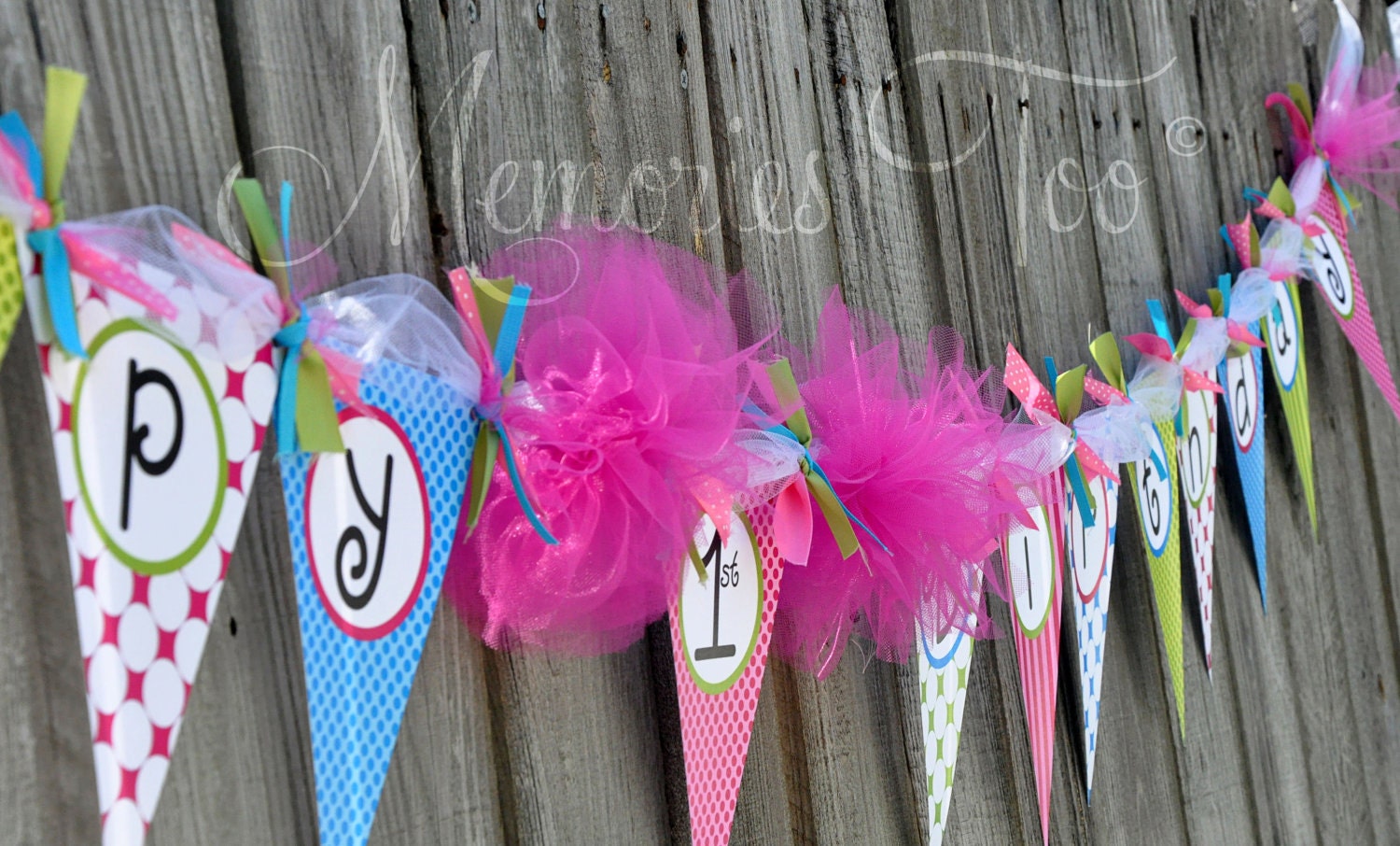 PRINTABLE DIY Polka Dot and Stripes Pennant Banner