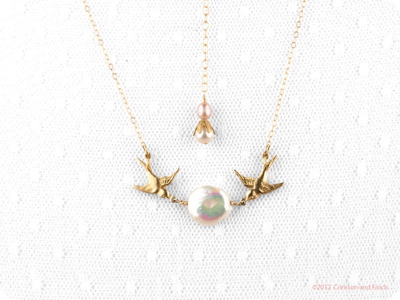 Pearl necklace gold "Birdy McBride" bird charm