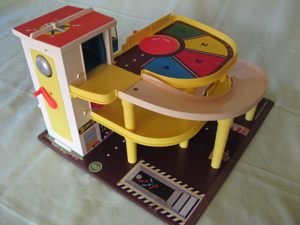 Vintage Fisher Price Garage Parking Ramp Cars, Little People