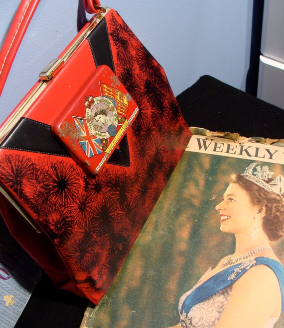 Rare Tin Queen Elizabeth Coronation Spirograph Upcycled 1960s Purse