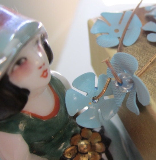 Vintage Metal Turquoise Blue  Blossom