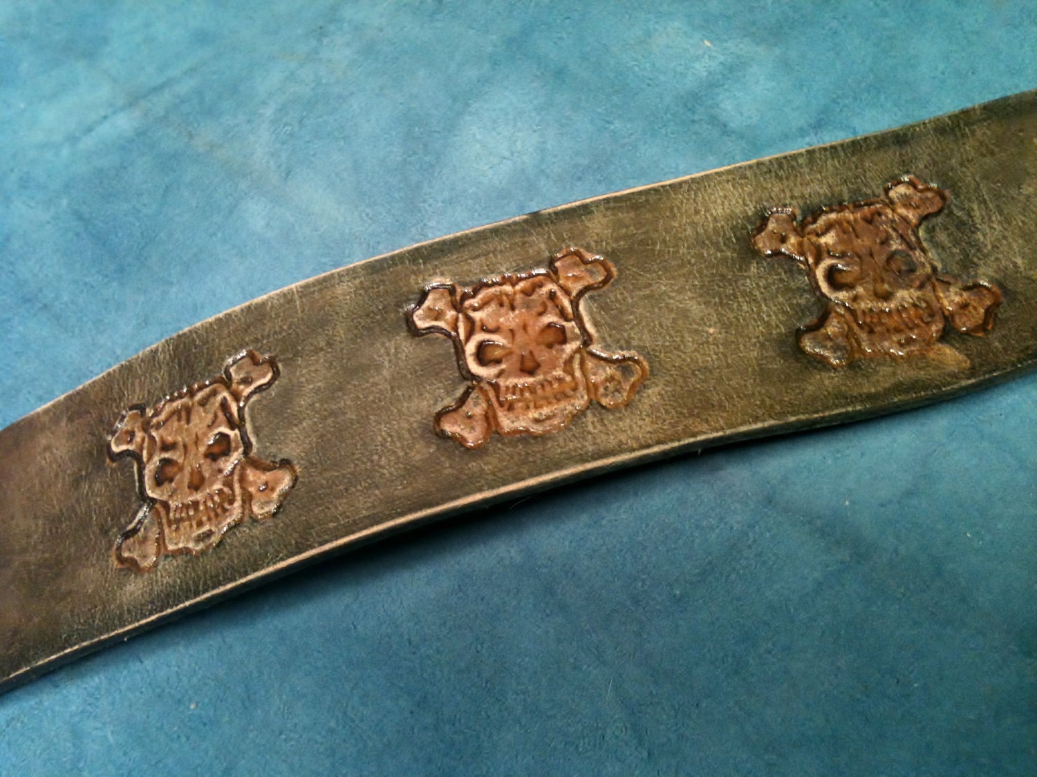 Men's Distressed Leather Cuff, Skulls, Gray