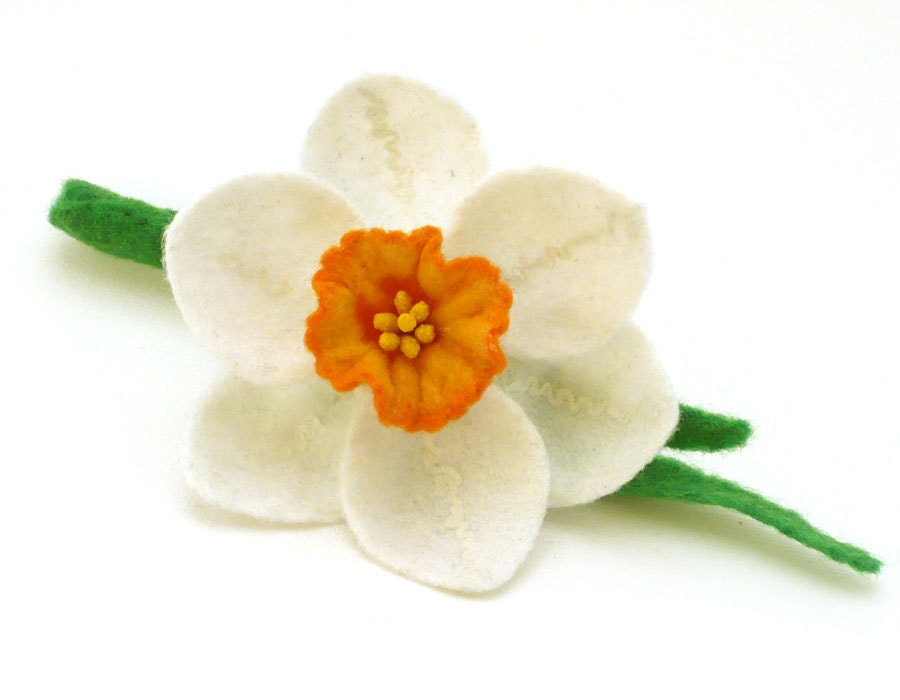 Felt brooch white narcissus daffodil - Roltinica