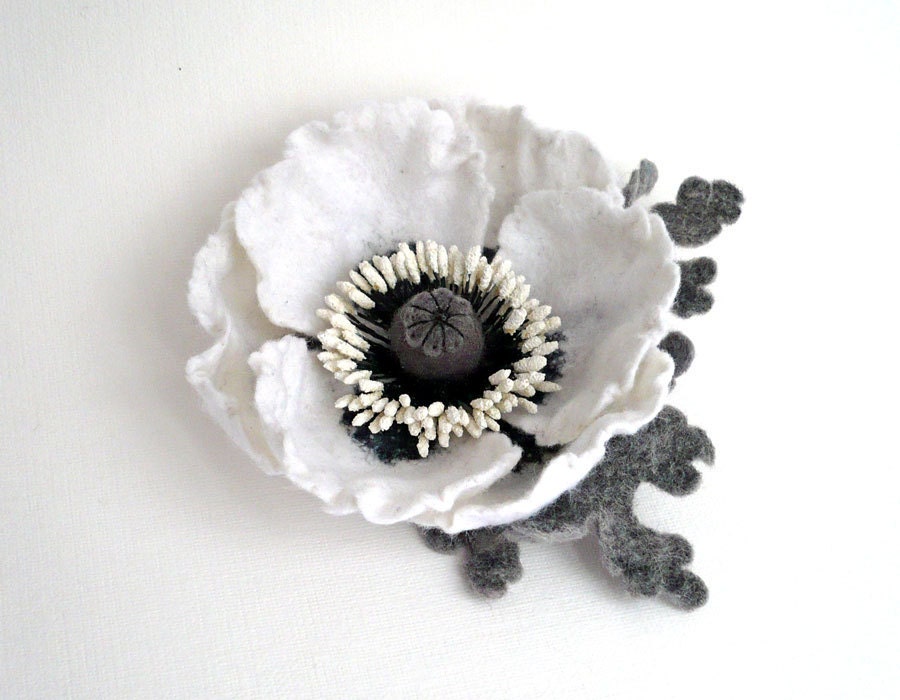 Felted flower hair clip white Poppy