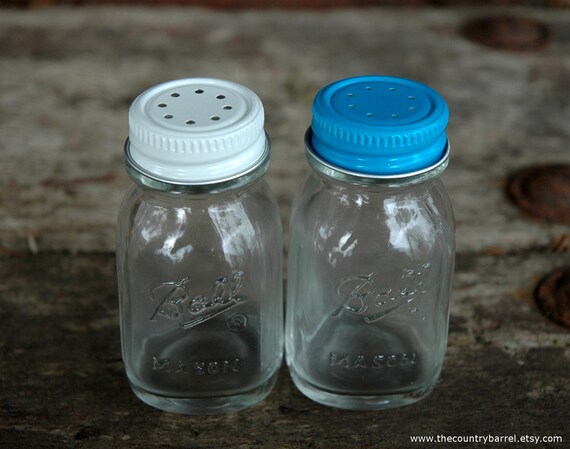 CHRISTMAS DELIVERY - Vintage Ball Mason Jar Salt and Pepper Shakers Set in Original 1970's Box