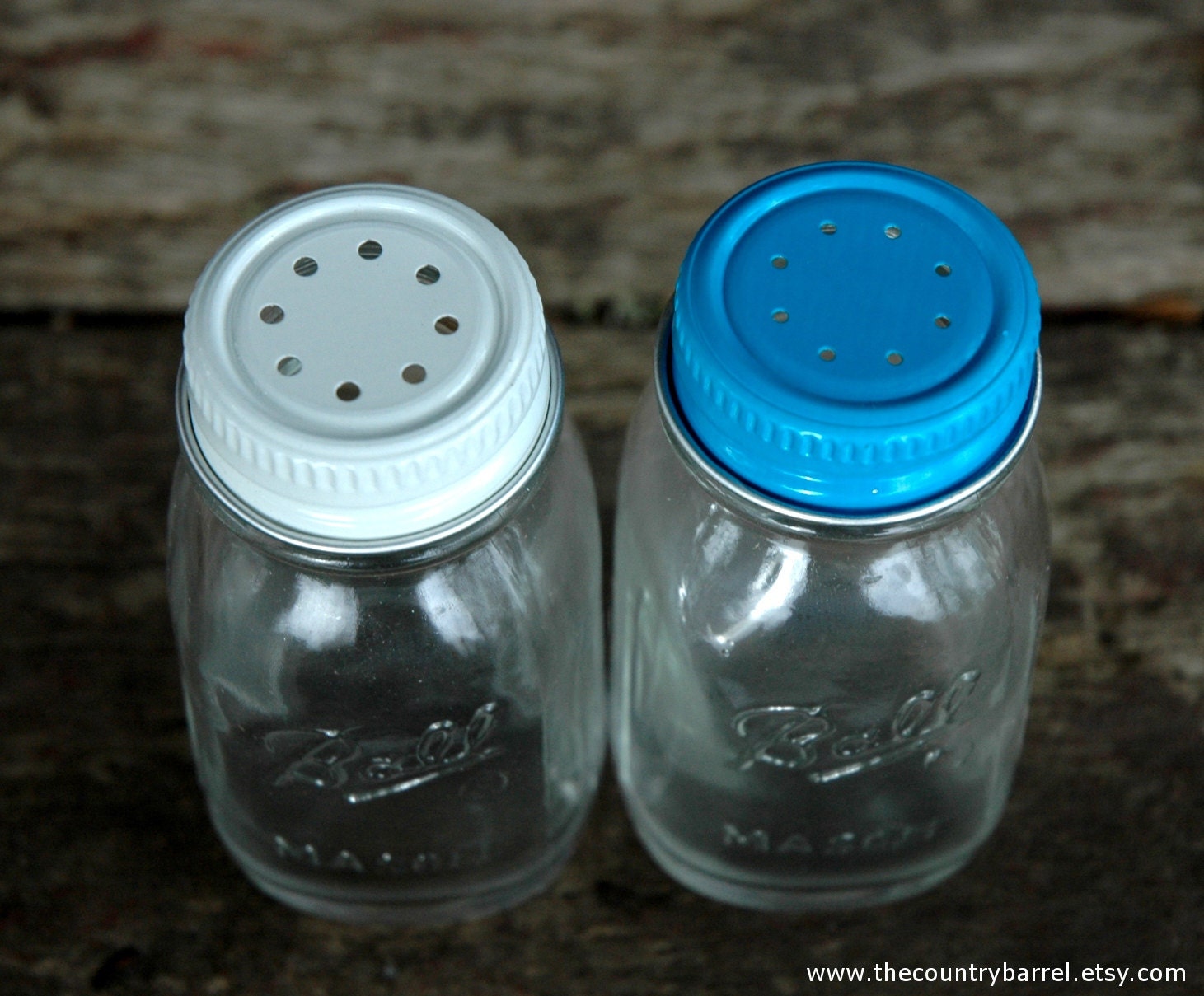 CHRISTMAS DELIVERY - Vintage Ball Mason Jar Salt and Pepper Shakers Set in Original 1970's Box