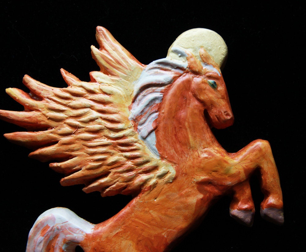 Animal Angels: Palomino Horse w/Pink Hooves