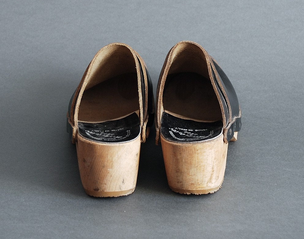1970s vintage DEEP BLACK sturdy clogs 6 36