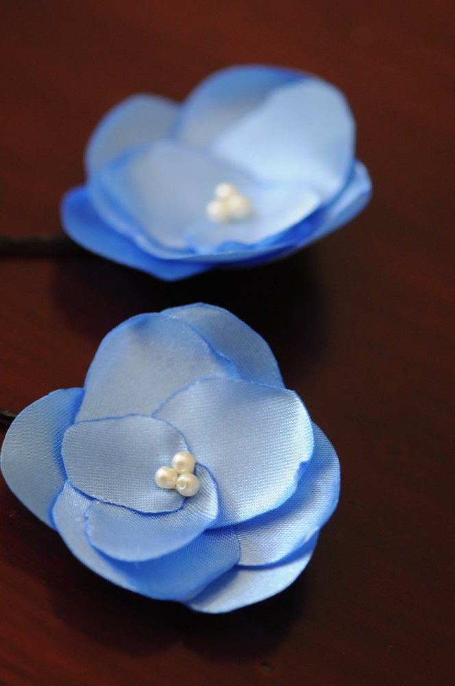 SUMMER CLOUD bridal flower bobby pin set...blue.... bridal hair accessory... SMALL