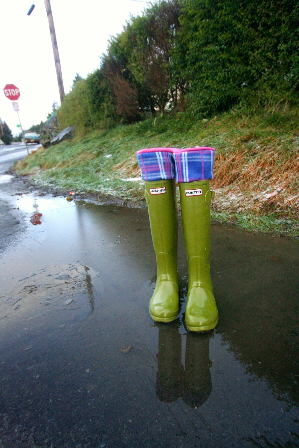SLUGS Fleece Rain Boot Liners Hot Pink with a Purple Pink Plaid Pattern Cuff, Summer Fashion, Rainy Day Style (Sm/Med 6-8 Boot)