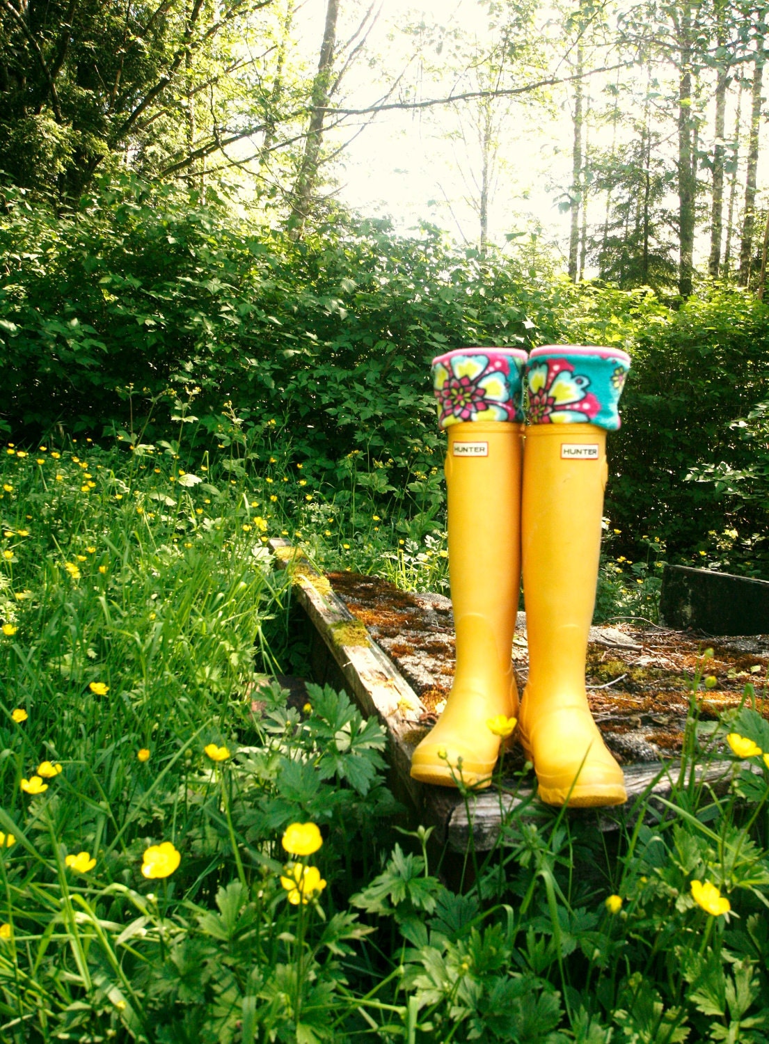 SLUGS Fleece Rain Boot Liners in Pink with a Floral Pattern Cuff, Summer Garden Picnic Fashion, Welly Warmers (Med/Lg 9-12 Boot)