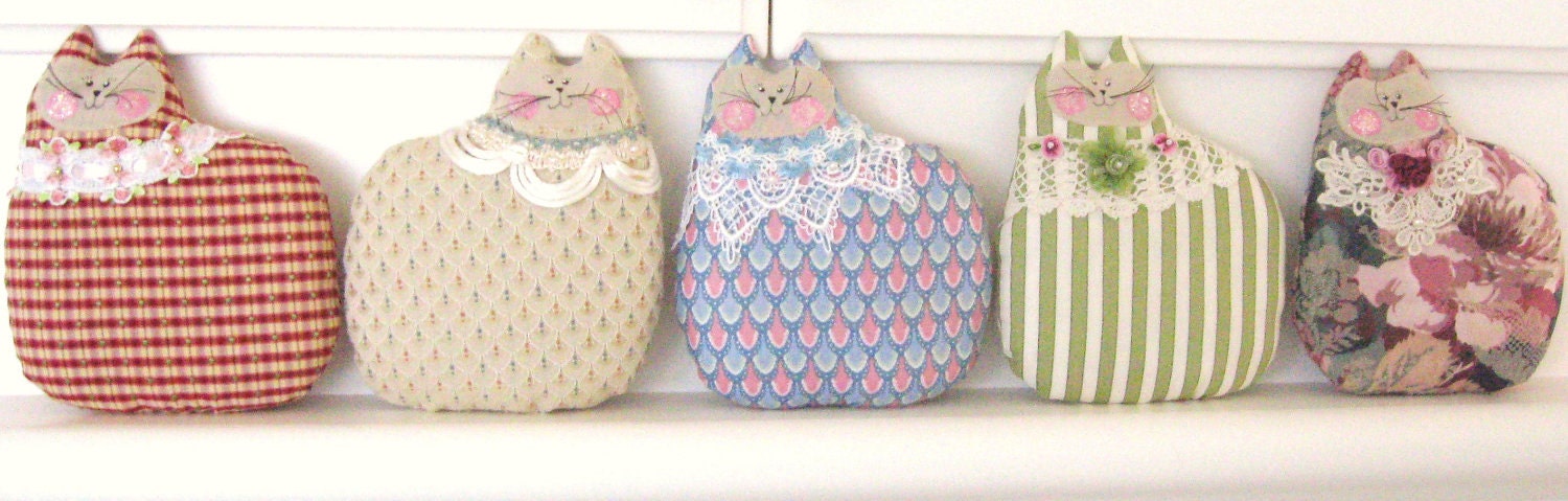 Cat Pillow Doll, Cloth Doll 7 inch Leaves Decorator Fabric, Primitive Soft Sculpture Handmade CharlotteStyle Decorative Folk Art
