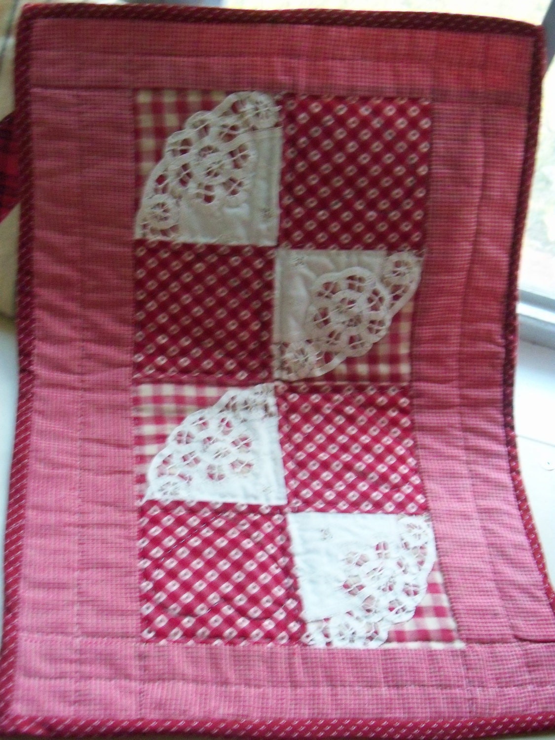 Americana Picnic Basket Tuck  Romantic Cottage Decor Battenburg Shelf tuck