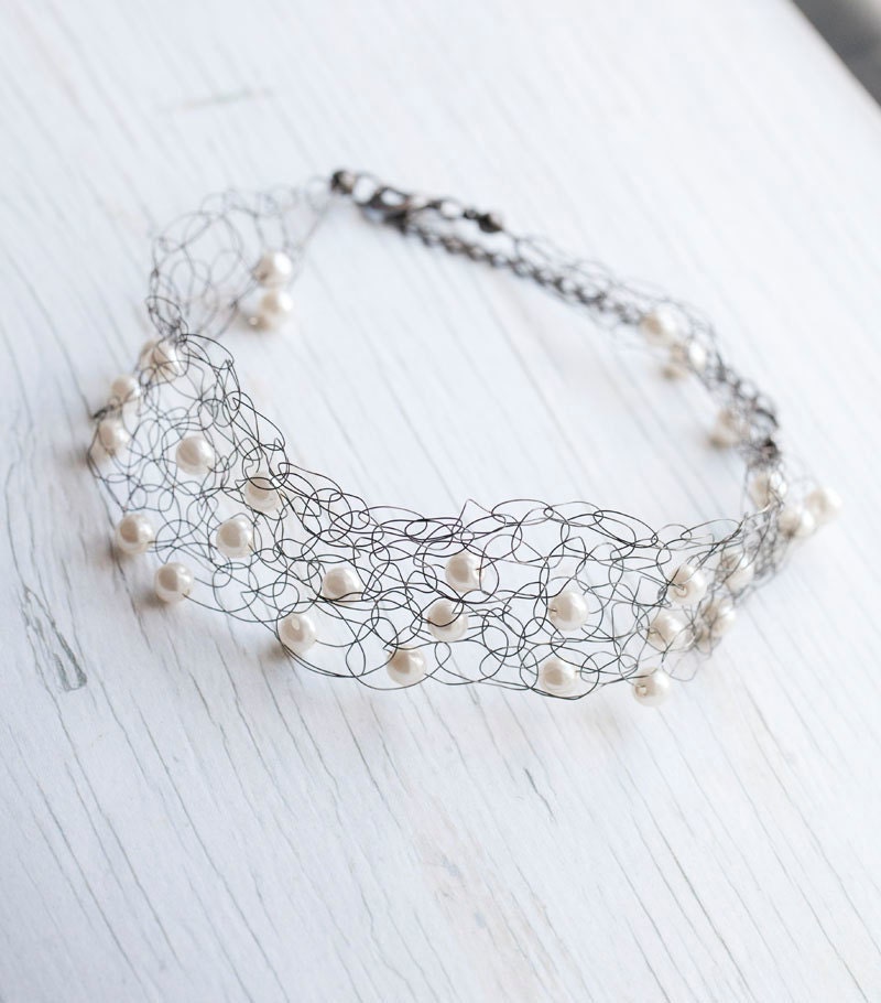 Pearls choker . Wedding . Rock . Edgy . Bridal