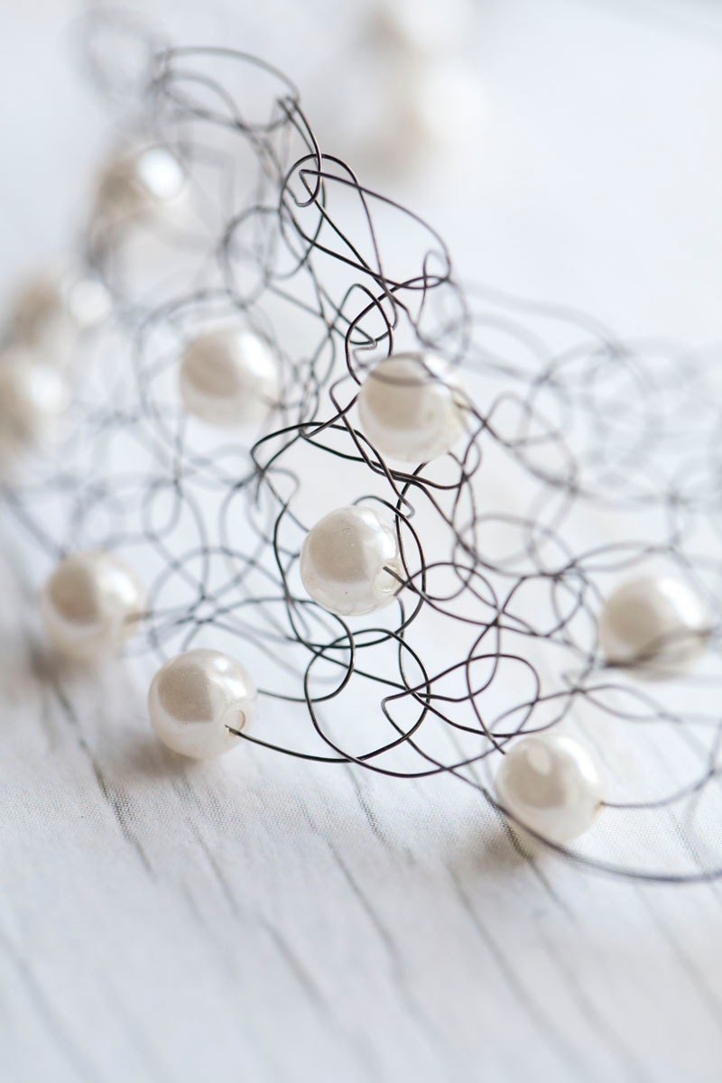 Pearls choker . Wedding . Rock . Edgy . Bridal