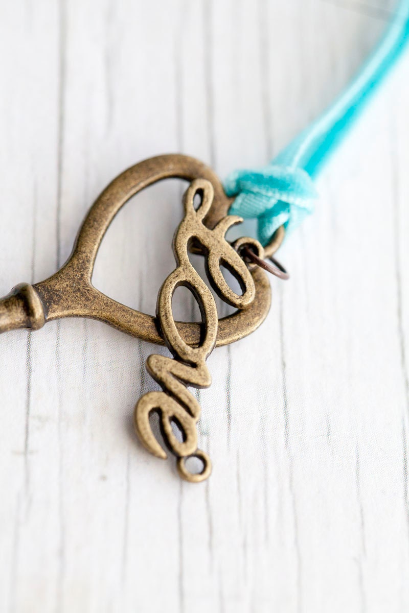 Large Heart Skeleton Key & Love. Tiffany Green . Velvet ribbon . Vintage style . Minty . Spring . Gift for her