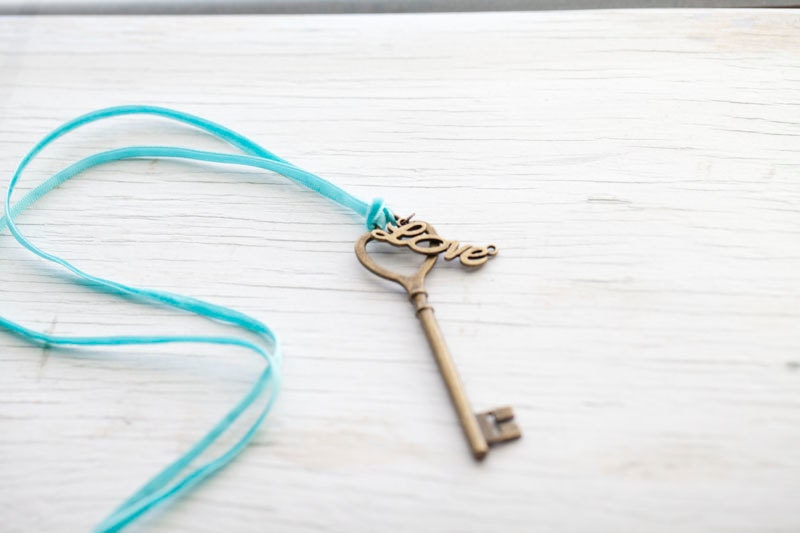 Large Heart Skeleton Key & Love. Tiffany Green . Velvet ribbon . Vintage style . Minty . Spring . Gift for her