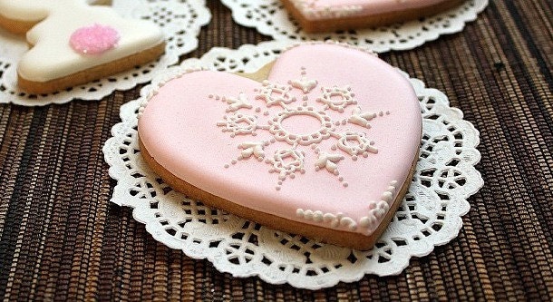 Heart Cookies-Pink Cookies-Edible Vintage Lace Cookies-Gift for Bridesmaids-Custom Wedding Favors-Pink Wedding