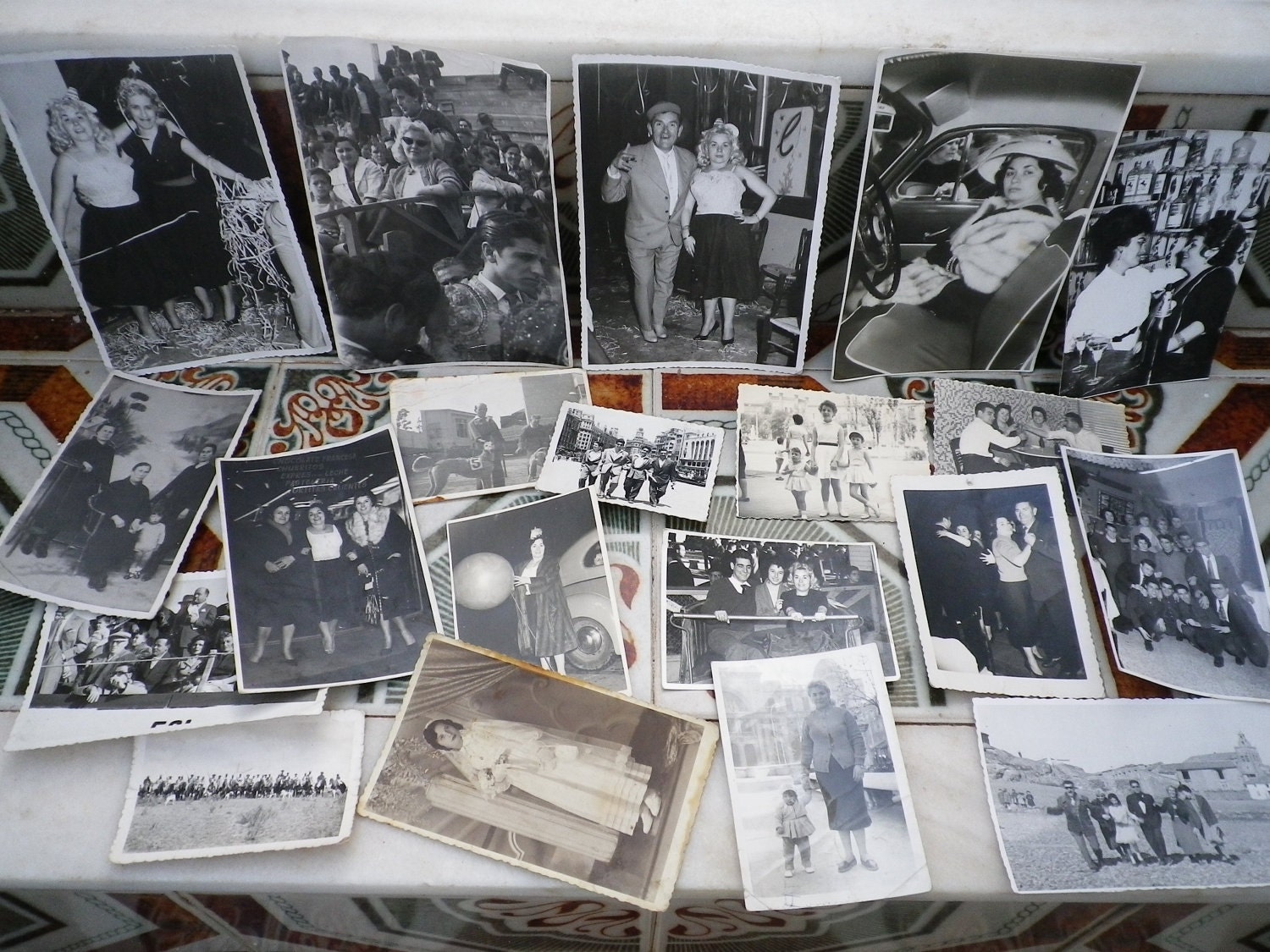 Original Retro Pictures Spanish Vintage Souvenir Black & White Photos 20pcs