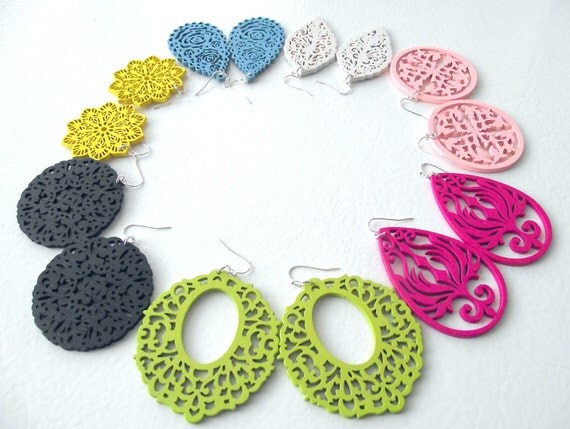 WOODEN FILIGREE - Earrings - Pretty Purple