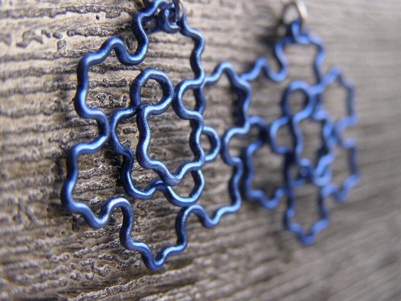 Fractal Earrings - Koch Snowflake in Periwinkle