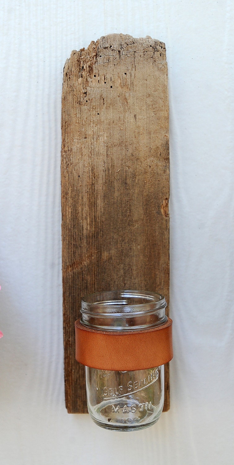 Bottoms Up mason jar sconce, rustic reclaimed wood fence picket wall decoration, can be rotated 180 degrees