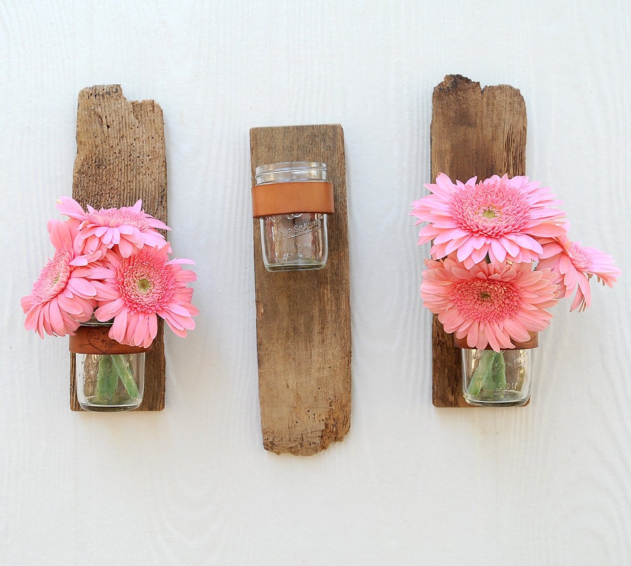 Bottoms Up mason jar sconce, rustic reclaimed wood fence picket wall decoration, can be rotated 180 degrees