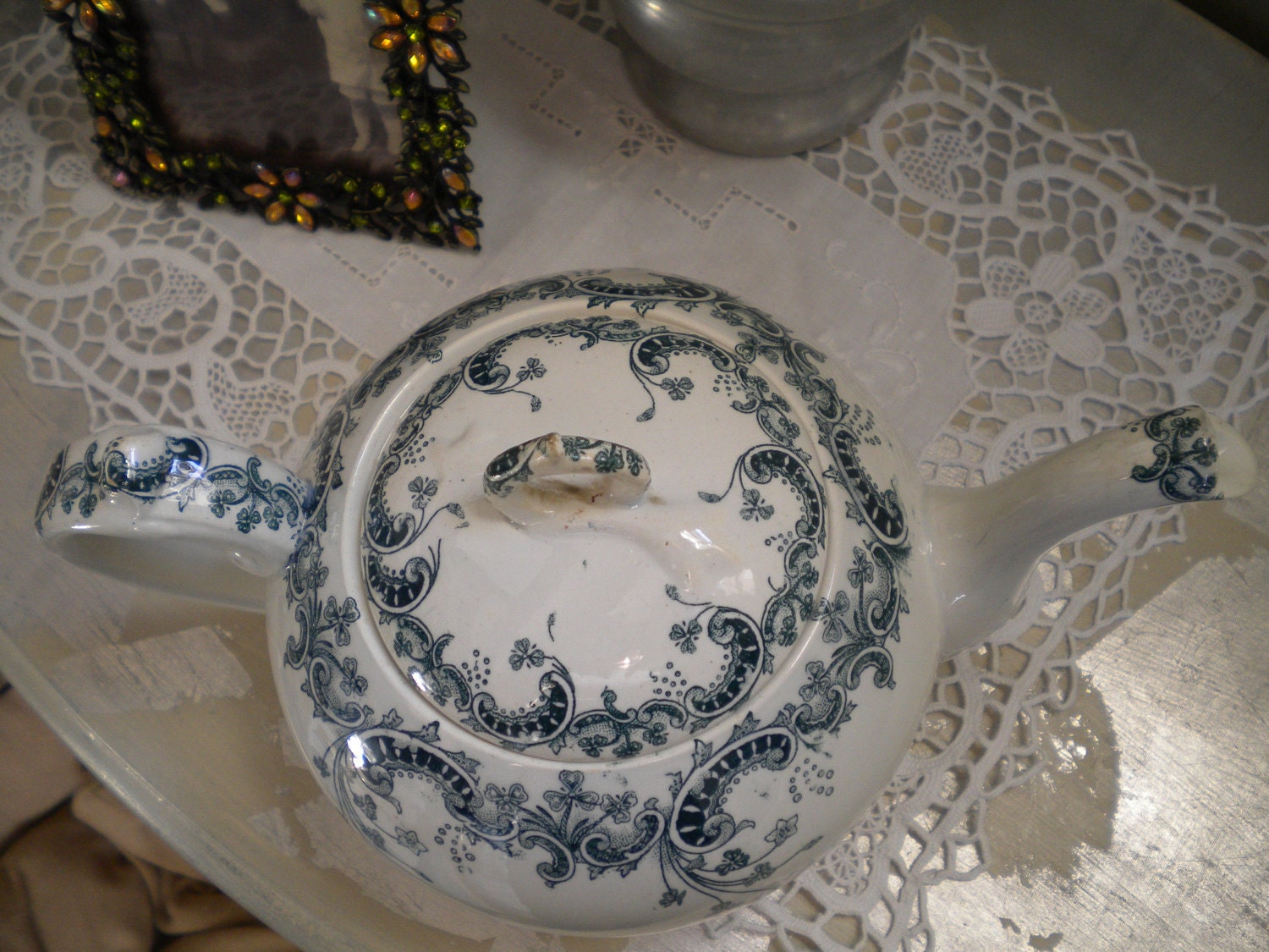 Reduced price 25,00 euros instead of 40 A beautiful vintage french Saint Amant teapot,collection Byzantin.