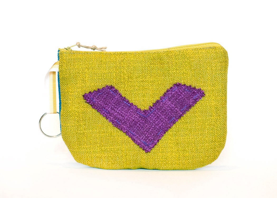 Cute pouch, cosmetic bag  . Dimensions: 7 "- 5 1/2" - MyHouseOfDreams