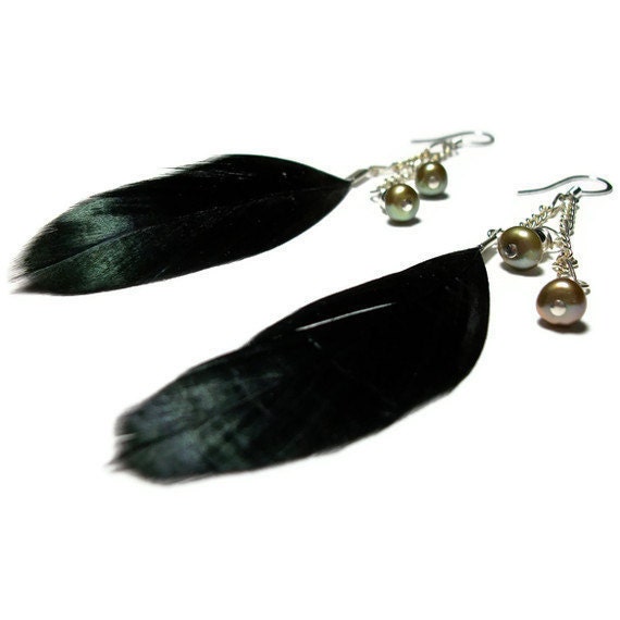 Bohemian Feather Dangle Earrings with Pearls - Black, Silver, Tawny-Green