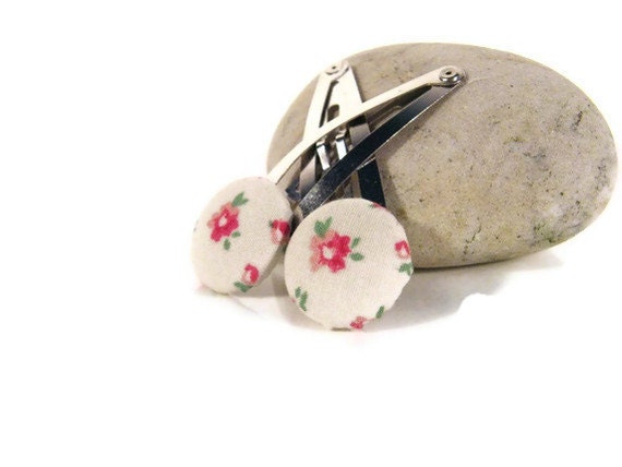 Red Pink  Flower Fabric Buttons, Set of  Hair Barrettes, Fabric Covered Button, Hair Clip, Hair Accessories